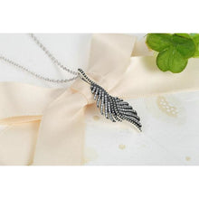 925 Sterling Silver Necklace Cubic Zirconia Feather Pendant on bowtie